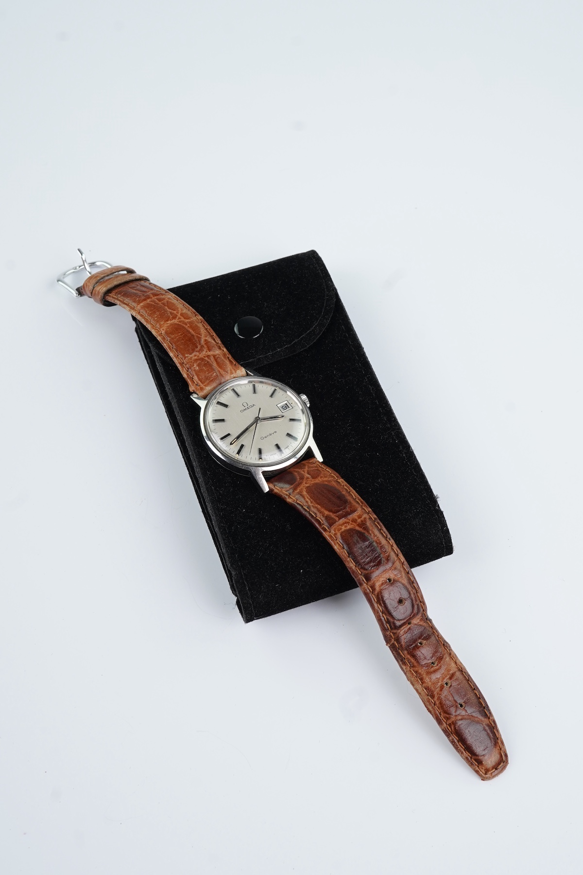 A gentleman's stainless steel Omega manual wind wrist watch